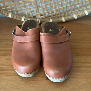 Mia Swedish Clogs Size 40/size 9